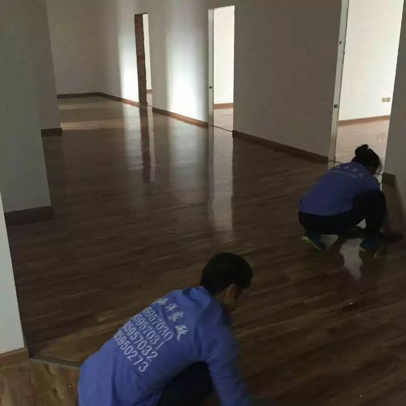 保潔人員傳授瓷磚污漬的經驗